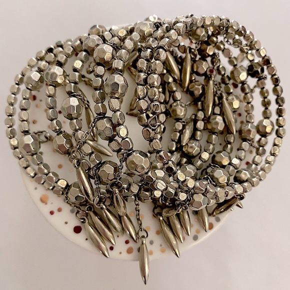 Metallic Silver Metal Spiral Wrap Beaded Bangle Bracelet on Memory Wire - Picture 2 of 5